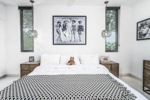 Onyx by Blue Sky Luxury