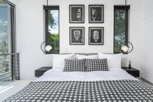 Onyx by Blue Sky Luxury