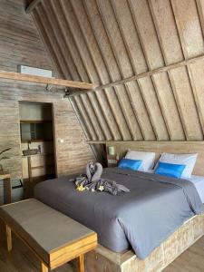 Phòng Có Giường Cỡ King Nhìn Ra Hồ Bơi (King Room with Pool View)