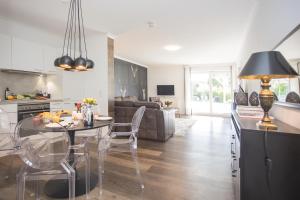 THE SUITE Winterberg Deluxe - Exklusive Ausstattung, Bestlage zwischen Skikarussell und Marktplatz, eigener Garten, Ski- und Fahrradraum, ruhige Südausrichtung, WLAN, hundefreundlich