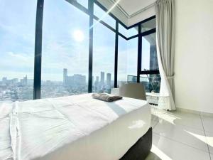 Beacon Executive Suites #Warmth #SkyPool #Georgetown #5pax #2BR 2bath #2Queen 1Single #Quality well maintained #Private host