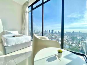 Beacon Executive Suites #Warmth #SkyPool #Georgetown #5pax #2BR 2bath #2Queen 1Single #Quality well maintained #Private host