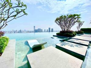 Beacon Executive Suites #Bright House warmth suite with Skypool at Georgetown