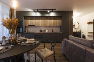 Apartment near Iulius Mall with Balcony & Private Parking