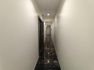 Hotel Classio Andheri - Near DN Nagar Metro Station