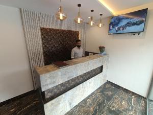Hotel Classio Andheri - Near DN Nagar Metro Station