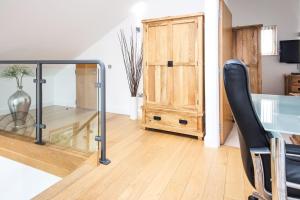 Waters Edge 05, Amaranth Lodge - P