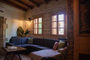 Amygdalia Traditional House