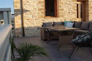 Amygdalia Traditional House