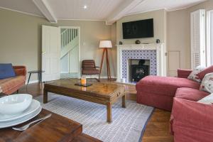 Isis Lakes 99, Milford Lodge - P