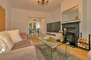 Finest Retreats - DeBarnes House - Hampton-in-Arden