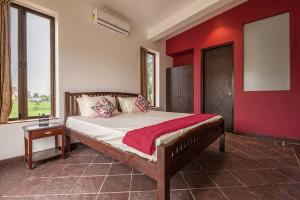 StayVistas Shivom Villa 6 - A Serene Escape with Views of the Valley and Lake