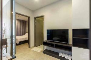 the base 网红公寓 市中心核心区顶层无边泳池俯瞰整个芭堤雅海湾