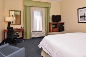 King Room with King Bed - Non-Smoking room in Hampton Inn Jackson-College Avenue