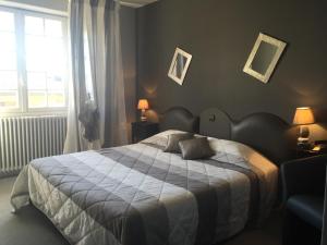 Hotels Logis La Thomasse : photos des chambres