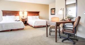 Queen Room with Two Queen Beds - Mobility and Hearing Access/Non-Smoking room in Hampton Inn & Suites Pinedale