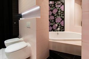 Spacious 3BR apartment with AC in living room, 2 balconies