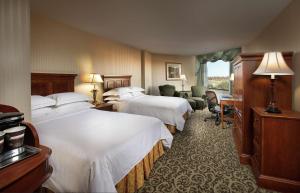 Large Double Room with Two Double Beds room in DoubleTree by Hilton Lisle Naperville