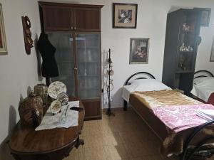 Folklore Retreat with Art & Mountain Views