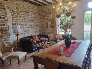 Maisons de vacances Gite du chateau de Chevannes : photos des chambres