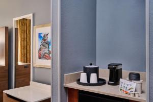 Room with Two Queen Beds - Non-Smoking room in Hampton Inn Anchorage
