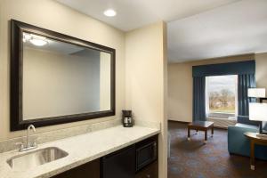 King Studio Suite - Non-Smoking room in Hampton Inn & Suites Aberdeen/APG South