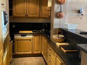 Appartement convivial 3 chambres avec accès pistes à Val-dIsère - FR-1-518-88