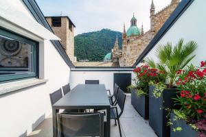 Domes Magic - The House Of Travelers