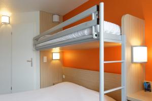 Hotels Premiere Classe Lyon Sud - Pierre Benite : Chambre Triple Standard - Bâtiment Annexe