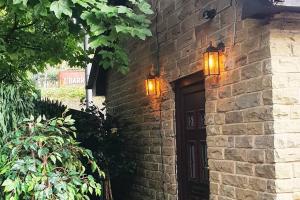 Lister Park Bradford Stylish 1bed Coach House - Quiet & Tranquil Cottage & Parking - 3-gwiazdkowe hotele w mieście Bradford