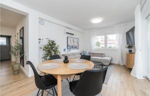 Beautiful Apartment In Mandre With Wifi