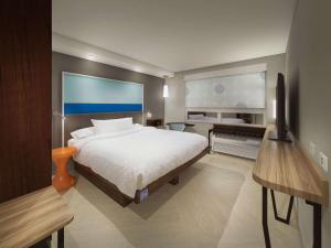 King Room - Hearing Access room in Tru By Hilton Richmond