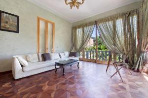 Historic Villa Argegno Como lake