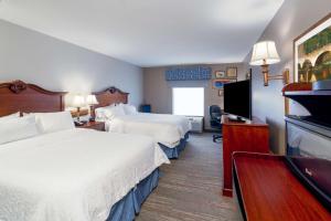 Room with Two Queen Beds - Non-Smoking room in Hampton Inn London-North Ky
