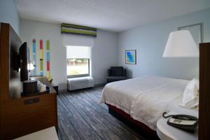 King Room with King Bed - Non-Smoking room in Hampton Inn Fayetteville
