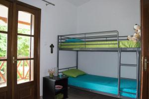 Mikiverna Houses By Miltiadis