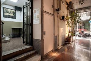 Atelier, an athenian apartment