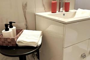 Atelier, an athenian apartment