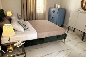 Atelier, an athenian apartment