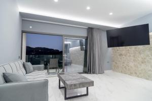 Irida Studios and Suite
