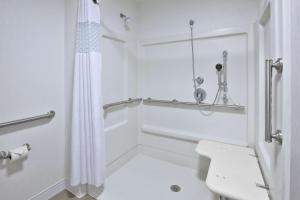Hampton Inn & Suites Alliance
