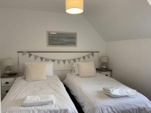 Sea Urchins Cottage at The Bay Filey, sleeps 4-5, 2 dogs welcome for free too