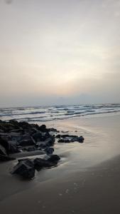 5 Mile Beach Resort