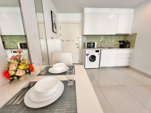 Blissful 1 Bed in Amazon Condo