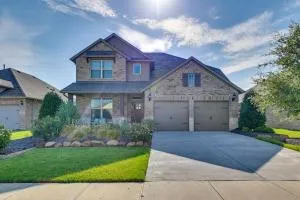 9 Mi to Frisco Square Stylish Home with Backyard - Prosper