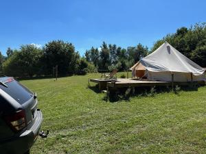 Glamping Návary s bazénem