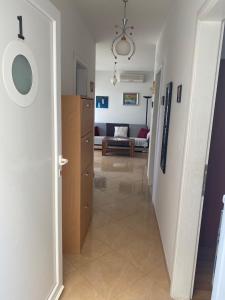 2 bed Comfy Gem: Functional, Ideal Location, Steps to the Beach