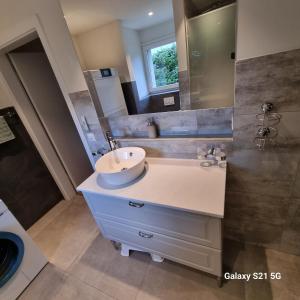 Mountain-Lake Apartment 2