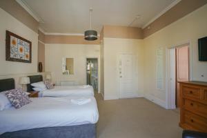 The Sheldon B&B - FREE private parking