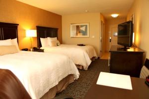 Queen Room with Two Queen Beds - Mobility and Hearing Access/Non-Smoking room in Hampton Inn & Suites Carlsbad